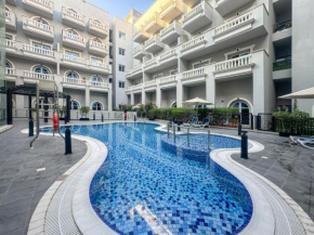 Stylish 1 Bed Retreat in JVCs Autumn Community